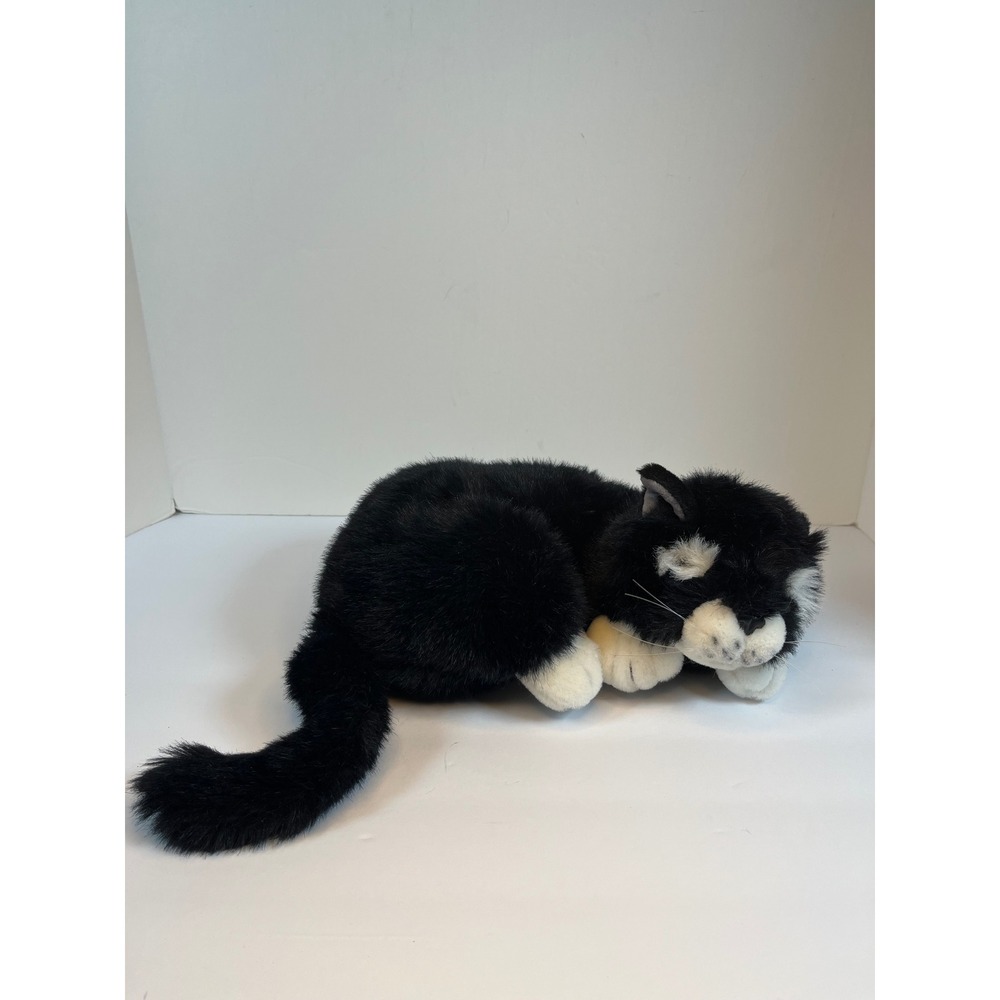 WMG 2007 Sleeping Purring Cat Plush Black White Tuxedo Realistic Toy 13013